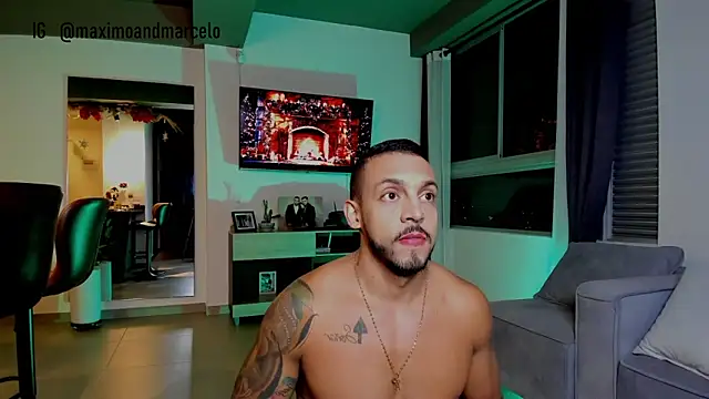 Maximo Marcelo online show from 12/31/24, 12:11