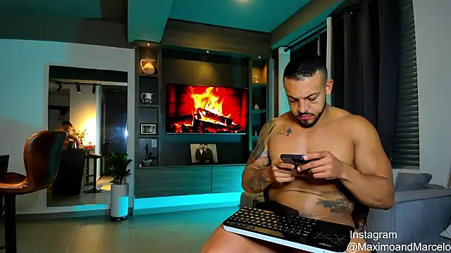 Maximo Marcelo online show from 02/12/25, 02:56