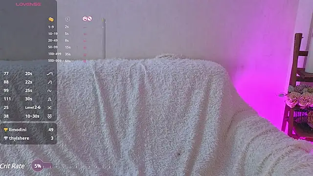 Snapshot of moonlight8_ chatting on 02/10/25, 02:05 moonlight8  online show from 02/10/25, 02:05