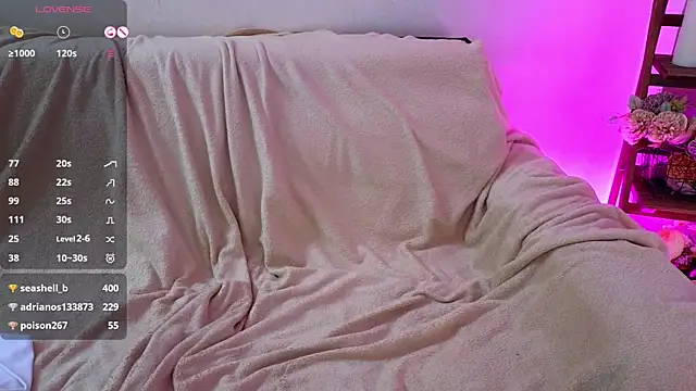 Snapshot of moonlight8_ chatting on 02/22/25, 06:52 moonlight8  online show from 02/22/25, 06:52