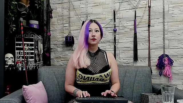 CruelMistress online show from 11/22/25, 04:11