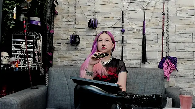 Snapshot of CruelMistress chatting on 05/28/26, 01:03 CruelMistress online show from 05/28/26, 01:03