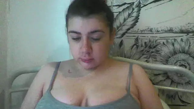 Snapshot of CamilaCherryX chatting on 10/05/25, 02:26 CamilaCherryX online show from 10/05/25, 02:26