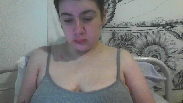 Snapshot of CamilaCherryX chatting on 11/04/25, 03:33 CamilaCherryX online show from 11/04/25, 03:33