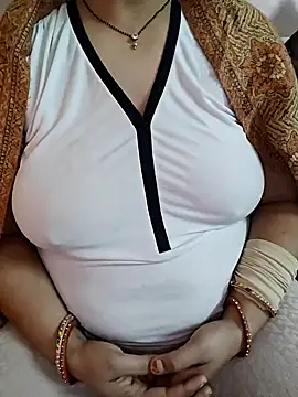 Snapshot of milf-kaira chatting on 12/11/24, 08:47 milf-kaira online show from 12/11/24, 08:47