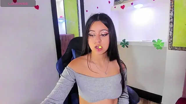 zoe connor19 online show from 04/19/26, 06:10