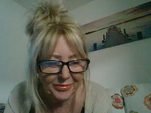 Miss-Cx online show from 12/25/24, 09:11