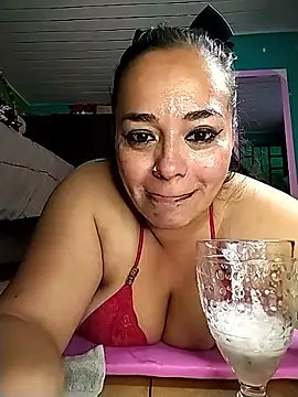 Snapshot of emily_sweet13 chatting on 05/31/26, 06:09 emily sweet13 online show from 05/31/26, 06:09