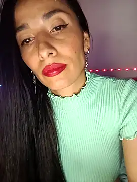 chloewildd  online show from 05/10/26, 10:26