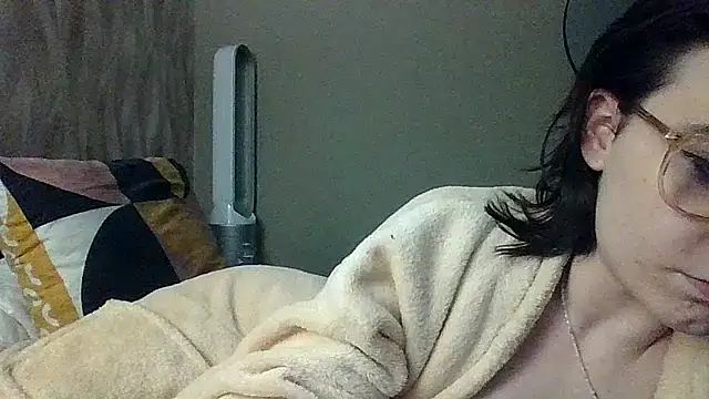 Petite moi online show from 03/22/26, 09:29