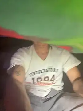 Snapshot of tripexnte chatting on 02/27/25, 12:32 tripexnte online show from 02/27/25, 12:32