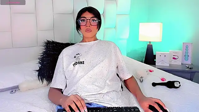 Snapshot of ValentinaMarinn chatting on 03/05/25, 02:46 ValentinaMarinn online show from 03/05/25, 02:46