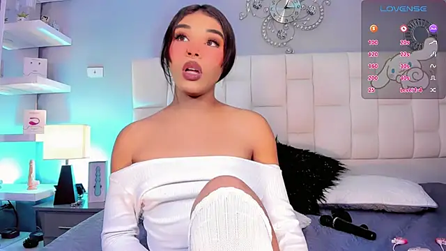 Snapshot of ValentinaMarinn chatting on 03/08/25, 11:49 ValentinaMarinn online show from 03/08/25, 11:49