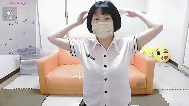 Snapshot of minamina1221 chatting on 05/29/26, 05:11 minamina1221 online show from 05/29/26, 05:11