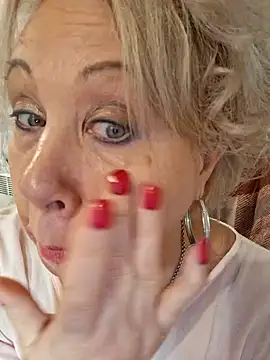 Snapshot of PALETT chatting on 12/14/24, 06:02 PALETT online show from 12/14/24, 06:02