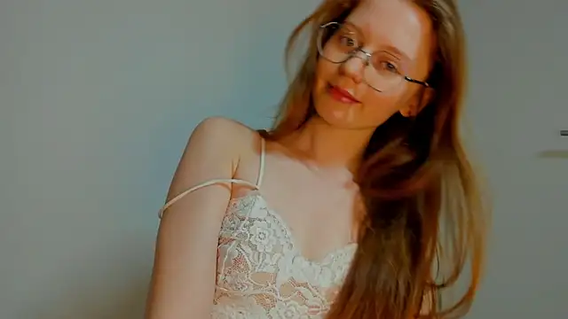 Snapshot of Fire_Luna chatting on 02/05/25, 02:48 Fire Luna online show from 02/05/25, 02:48