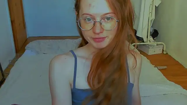 Snapshot of Fire_Luna chatting on 07/17/26, 01:29 Fire Luna online show from 07/17/26, 01:29