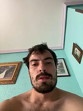 Snapshot of Frantri00@xh chatting on 10/26/25, 10:21 Frantri00xh online show from 10/26/25, 10:21