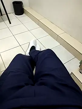 Snapshot of gatmoreno1 chatting on 09/23/25, 04:43 gatmoreno1 online show from 09/23/25, 04:43