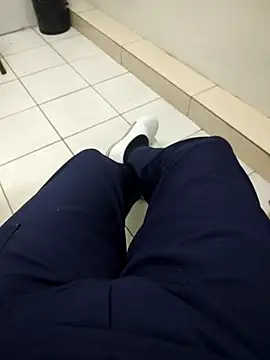 Snapshot of gatmoreno1 chatting on 09/29/25, 04:23 gatmoreno1 online show from 09/29/25, 04:23