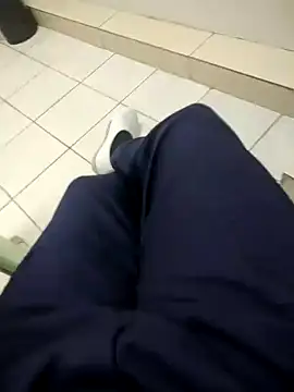 Snapshot of gatmoreno1 chatting on 09/30/25, 05:07 gatmoreno1 online show from 09/30/25, 05:07