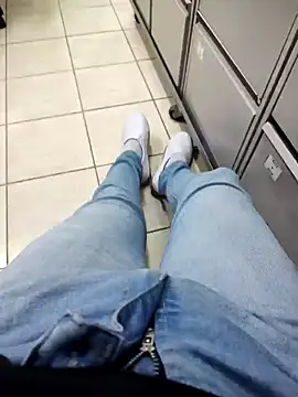 Snapshot of gatmoreno1 chatting on 10/04/25, 02:26 gatmoreno1 online show from 10/04/25, 02:26