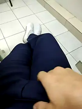 Snapshot of gatmoreno1 chatting on 10/06/25, 04:59 gatmoreno1 online show from 10/06/25, 04:59