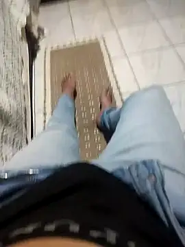 Snapshot of gatmoreno1 chatting on 10/28/25, 09:17 gatmoreno1 online show from 10/28/25, 09:17