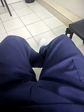 Snapshot of gatmoreno1 chatting on 10/31/25, 02:40 gatmoreno1 online show from 10/31/25, 02:40