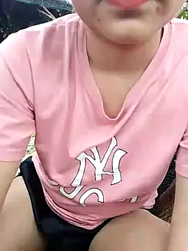 Snapshot of Betty20zx chatting on 12/12/24, 06:14 Betty20zx online show from 12/12/24, 06:14