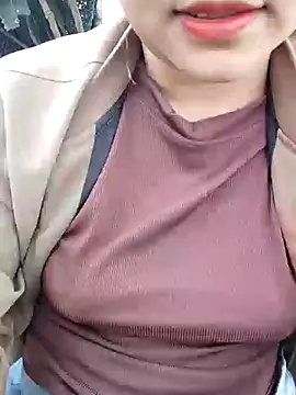 Snapshot of Betty20zx chatting on 12/28/24, 07:11 Betty20zx online show from 12/28/24, 07:11