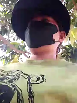 Snapshot of Betty20zx chatting on 03/05/25, 01:42 Betty20zx online show from 03/05/25, 01:42