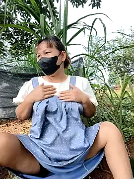 Snapshot of Betty20zx chatting on 09/14/25, 01:05 Betty20zx online show from 09/14/25, 01:05