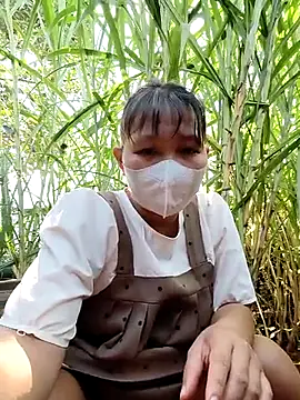 Snapshot of Betty20zx chatting on 10/15/25, 01:39 Betty20zx online show from 10/15/25, 01:39