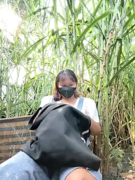 Snapshot of Betty20zx chatting on 10/16/25, 01:17 Betty20zx online show from 10/16/25, 01:17