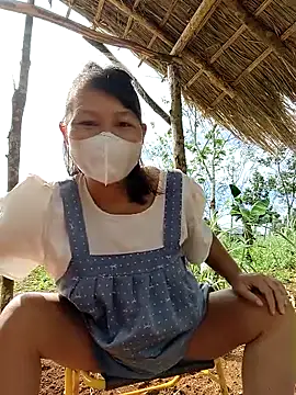 Snapshot of Betty20zx chatting on 10/20/25, 01:17 Betty20zx online show from 10/20/25, 01:17