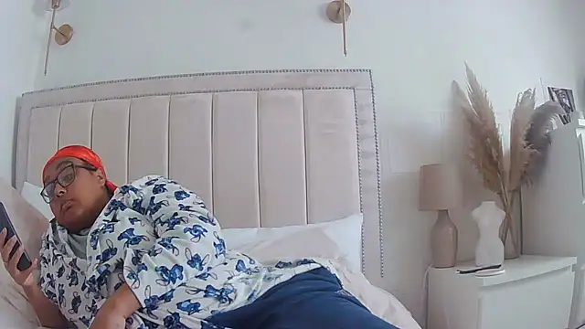 vanilla chocolate23 online show from 09/29/25, 03:39