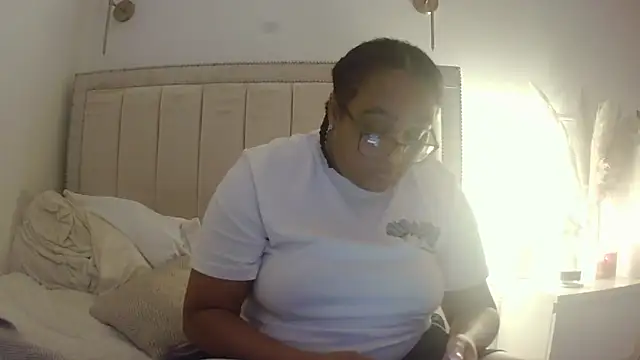 vanilla chocolate23 online show from 10/04/25, 07:12