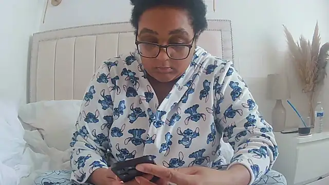 vanilla chocolate23 online show from 11/08/25, 12:38