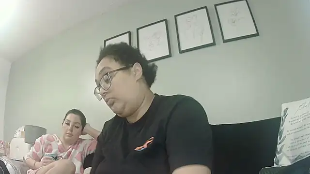 vanilla chocolate23 online show from 11/23/25, 11:54