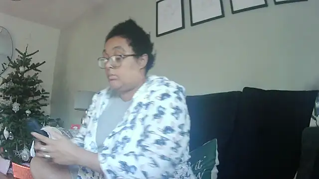 vanilla chocolate23 online show from 12/02/25, 10:42