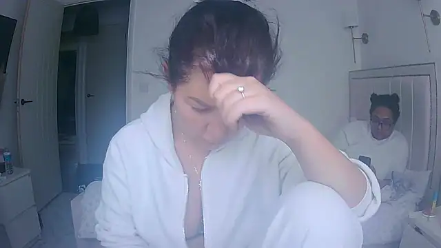 vanilla chocolate23 online show from 04/21/26, 08:31