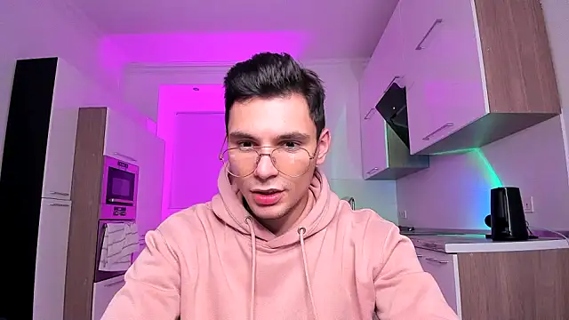 Snapshot of denlover1 chatting on 12/04/24, 04:21 denlover1 online show from 12/04/24, 04:21