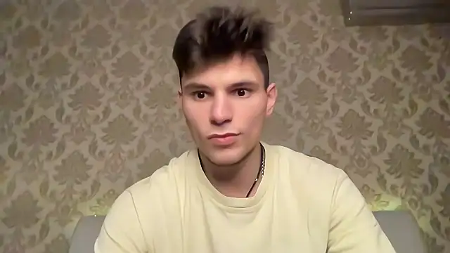 Snapshot of denlover1 chatting on 03/05/25, 04:02 denlover1 online show from 03/05/25, 04:02