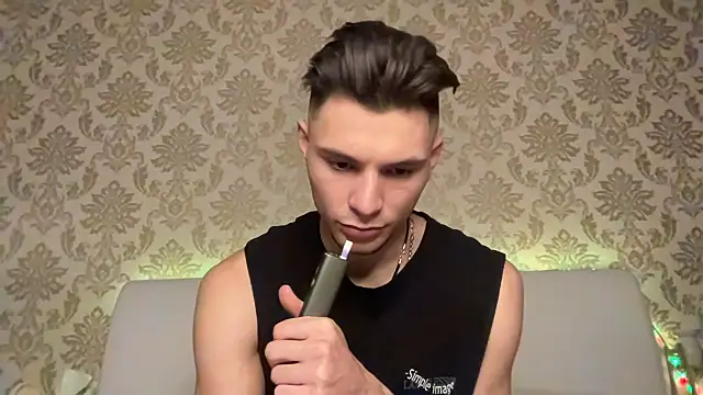 Snapshot of denlover1 chatting on 03/15/25, 01:29 denlover1 online show from 03/15/25, 01:29