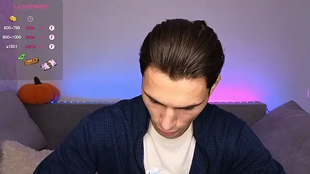 Snapshot of denlover1 chatting on 10/06/25, 01:30 denlover1 online show from 10/06/25, 01:30