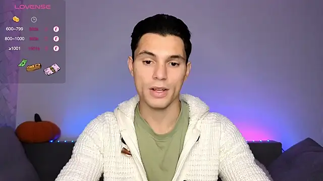 Snapshot of denlover1 chatting on 10/07/25, 08:33 denlover1 online show from 10/07/25, 08:33