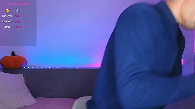 Snapshot of denlover1 chatting on 10/09/25, 08:23 denlover1 online show from 10/09/25, 08:23