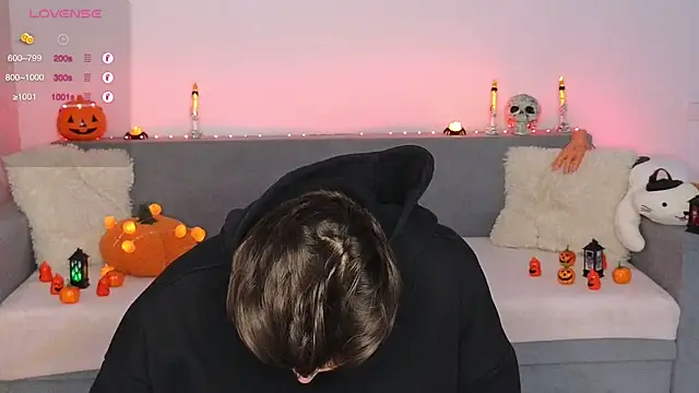 Snapshot of denlover1 chatting on 10/12/25, 07:40 denlover1 online show from 10/12/25, 07:40