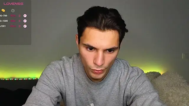 Snapshot of denlover1 chatting on 10/28/25, 08:40 denlover1 online show from 10/28/25, 08:40